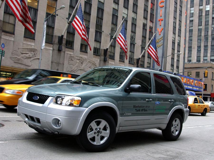  Ford Escape Hybrid 2004 года  (фото 10 из 37)